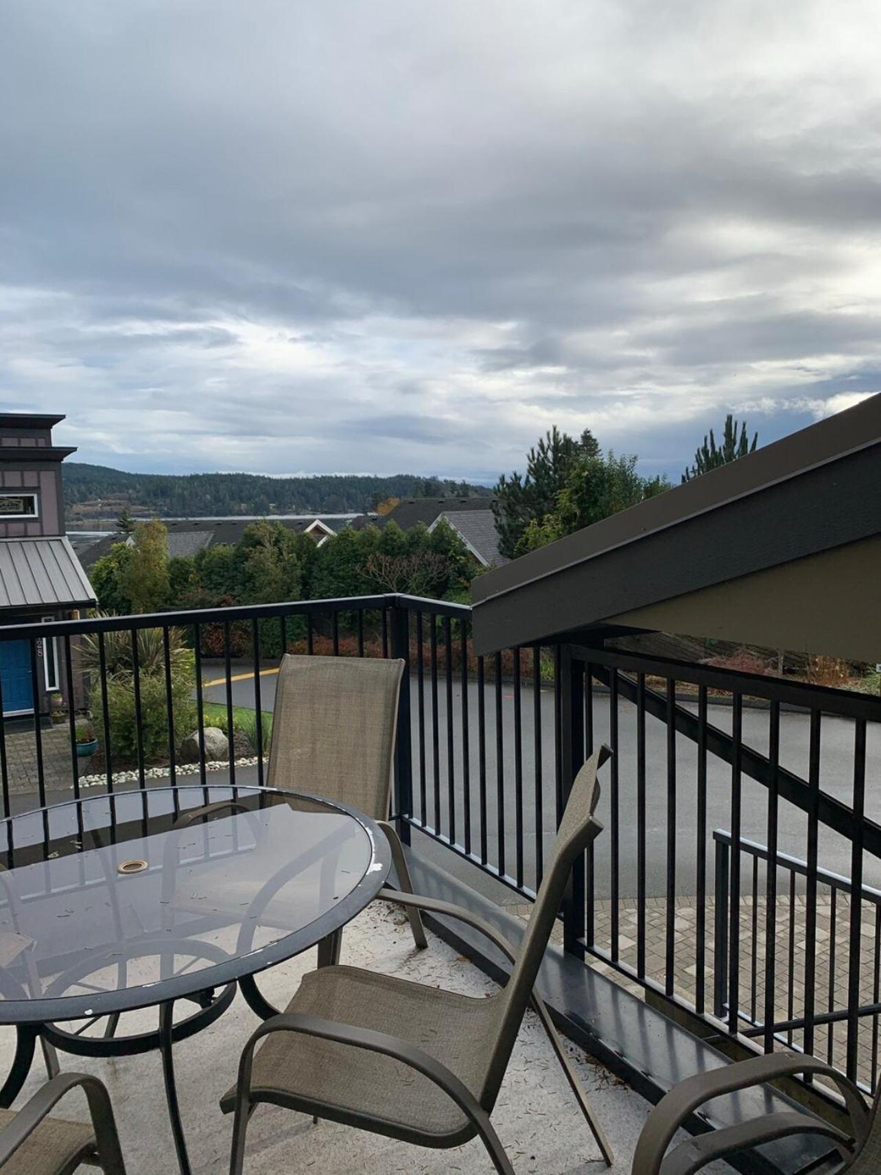 Race Rocks Townhouse - Sooke Villa Exterior photo