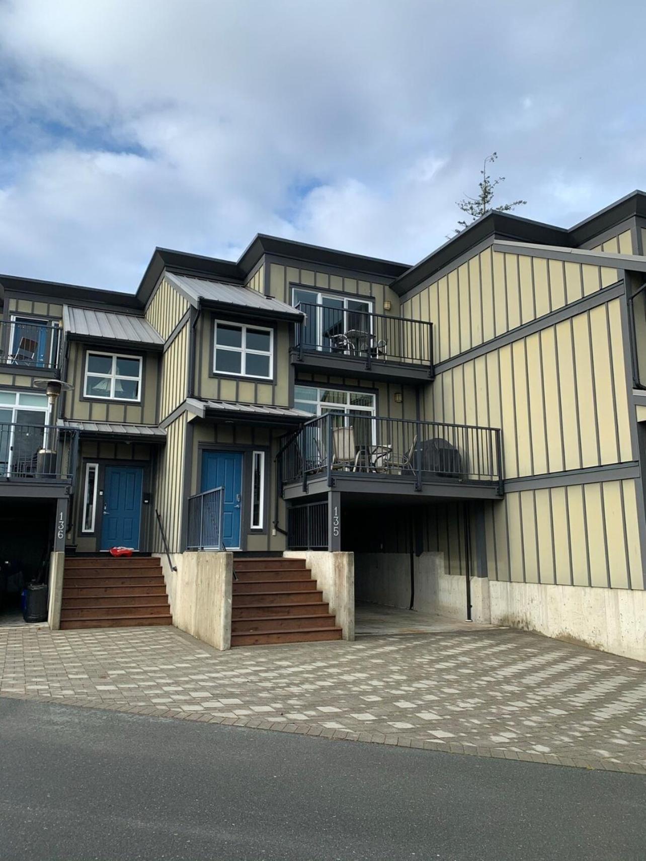 Race Rocks Townhouse - Sooke Villa Exterior photo