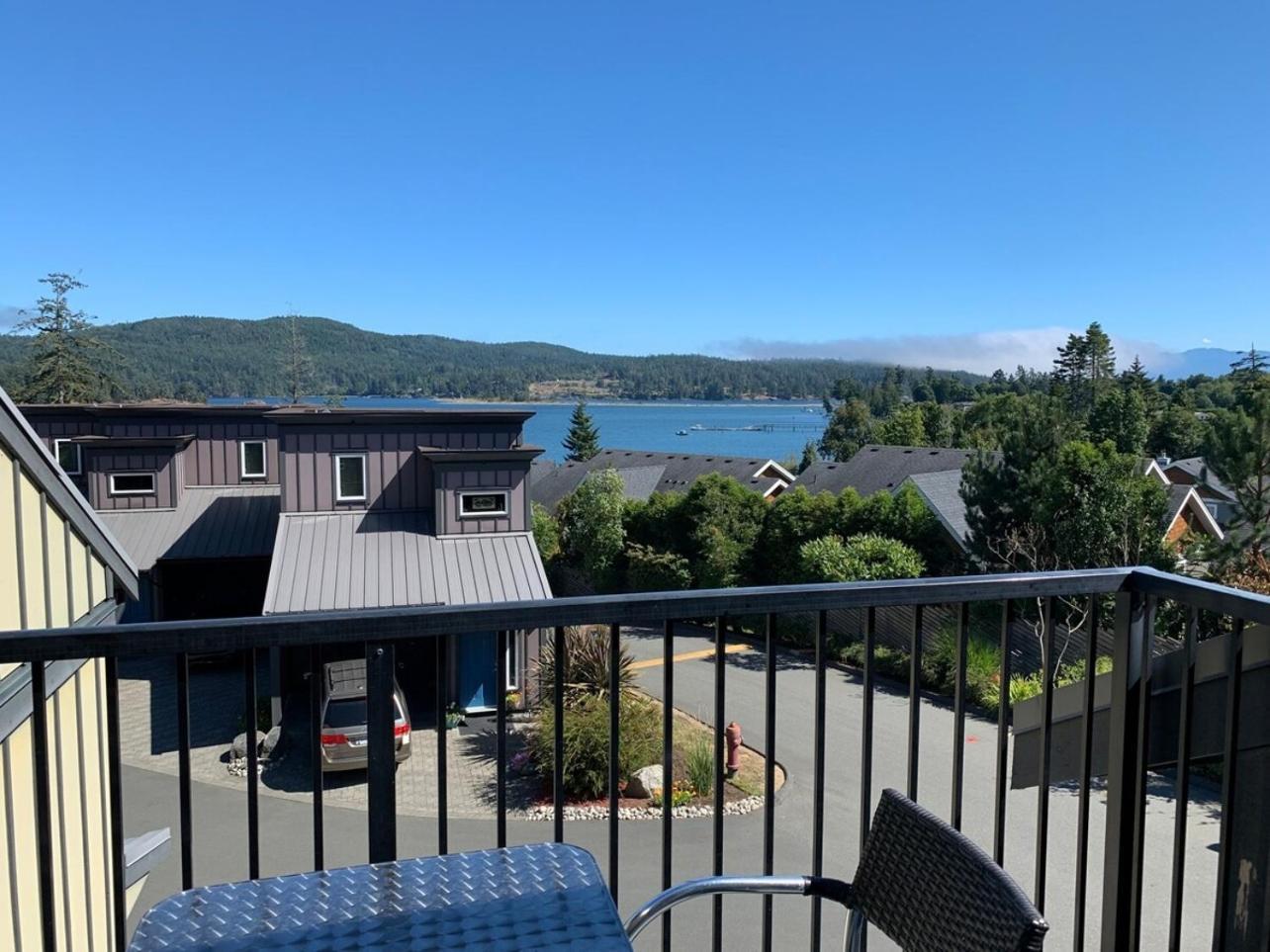 Race Rocks Townhouse - Sooke Villa Exterior photo